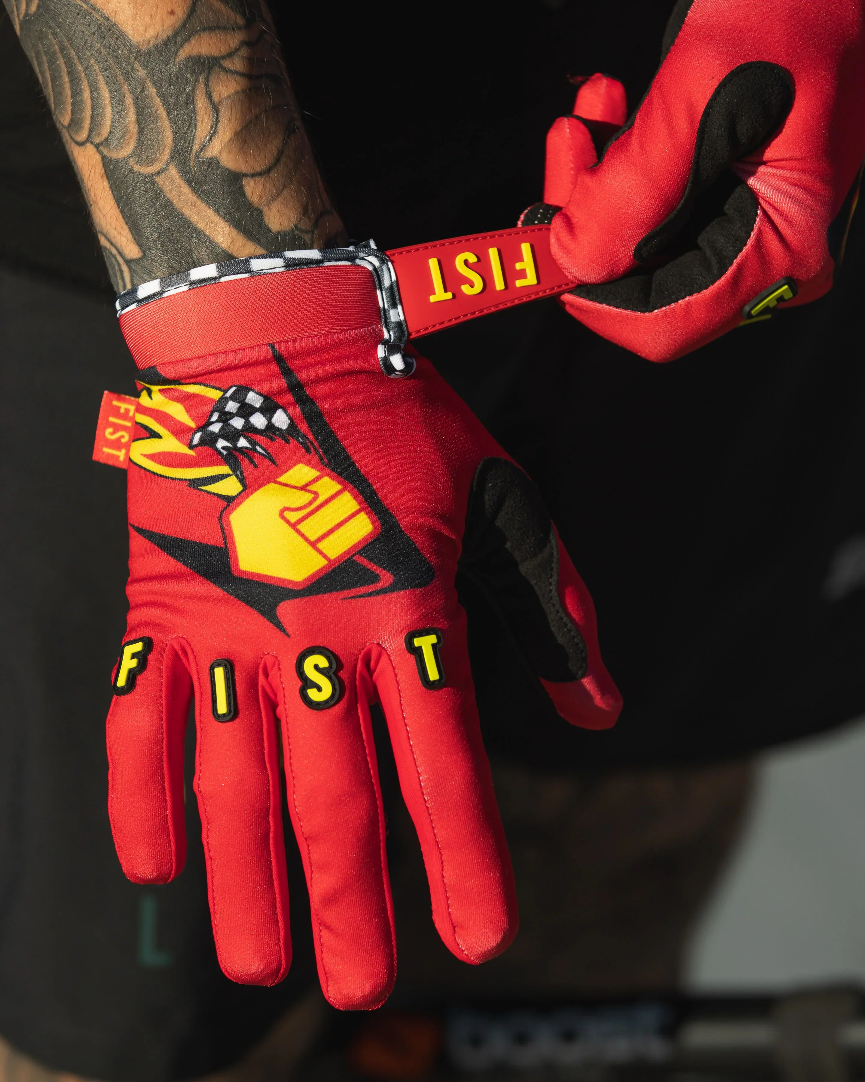 Fist Handwear Strapped Pecker Gloves - Image 4
