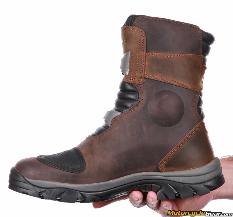 Forma Adventure Low Boots - Image 3