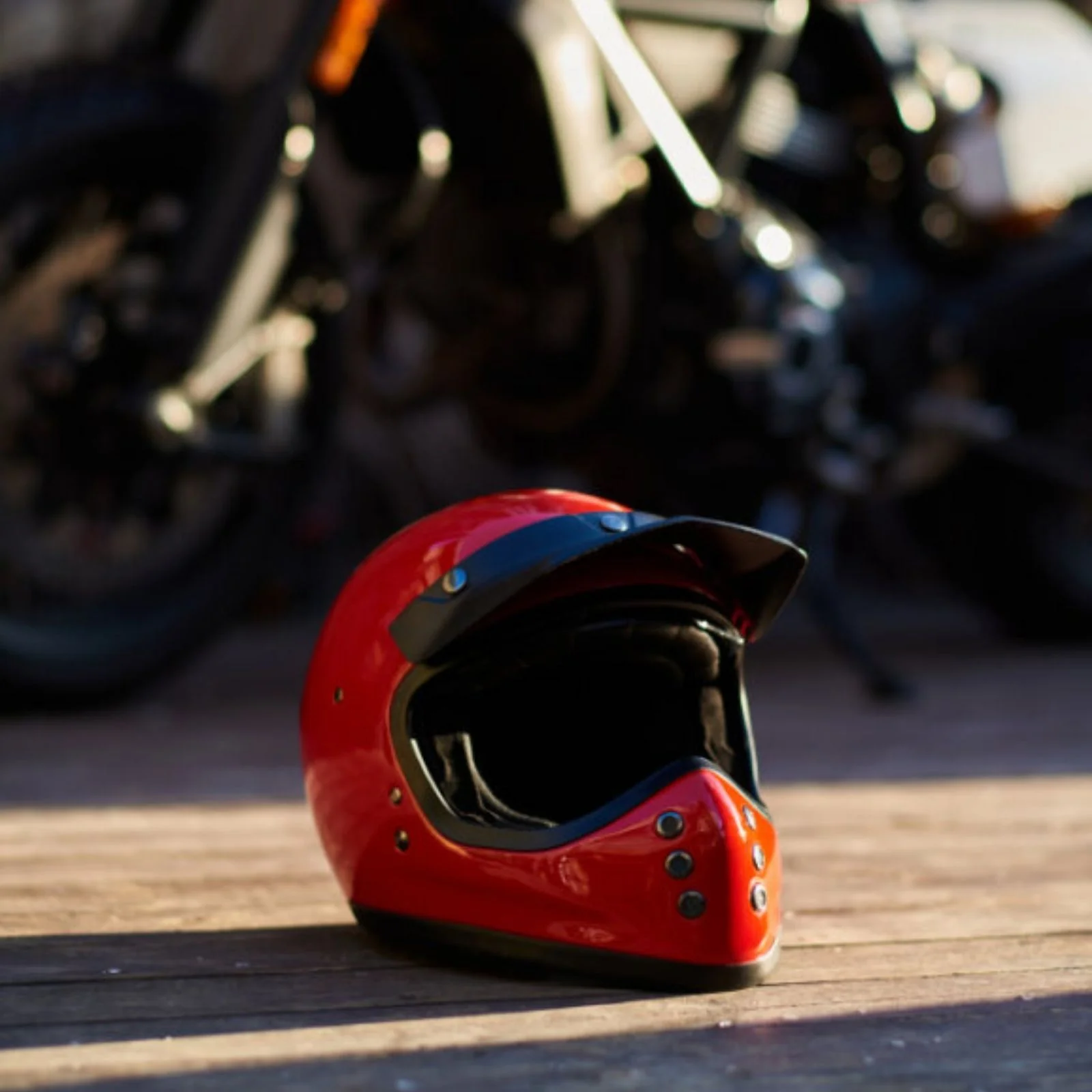 HJC v60 Helmet - Image 16