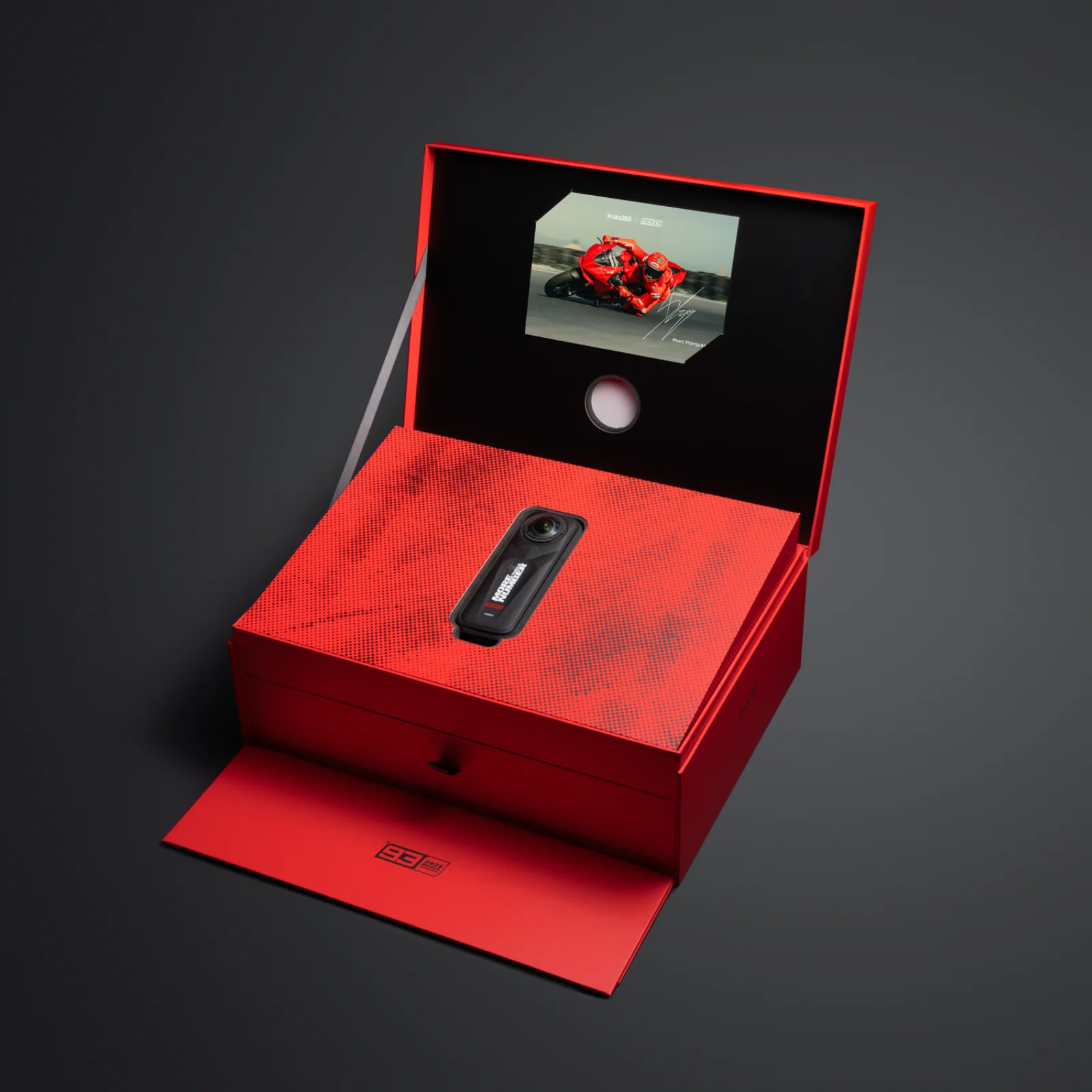 Insta360 X5 MM93 2025 Championship Edition Bundle - Image 7
