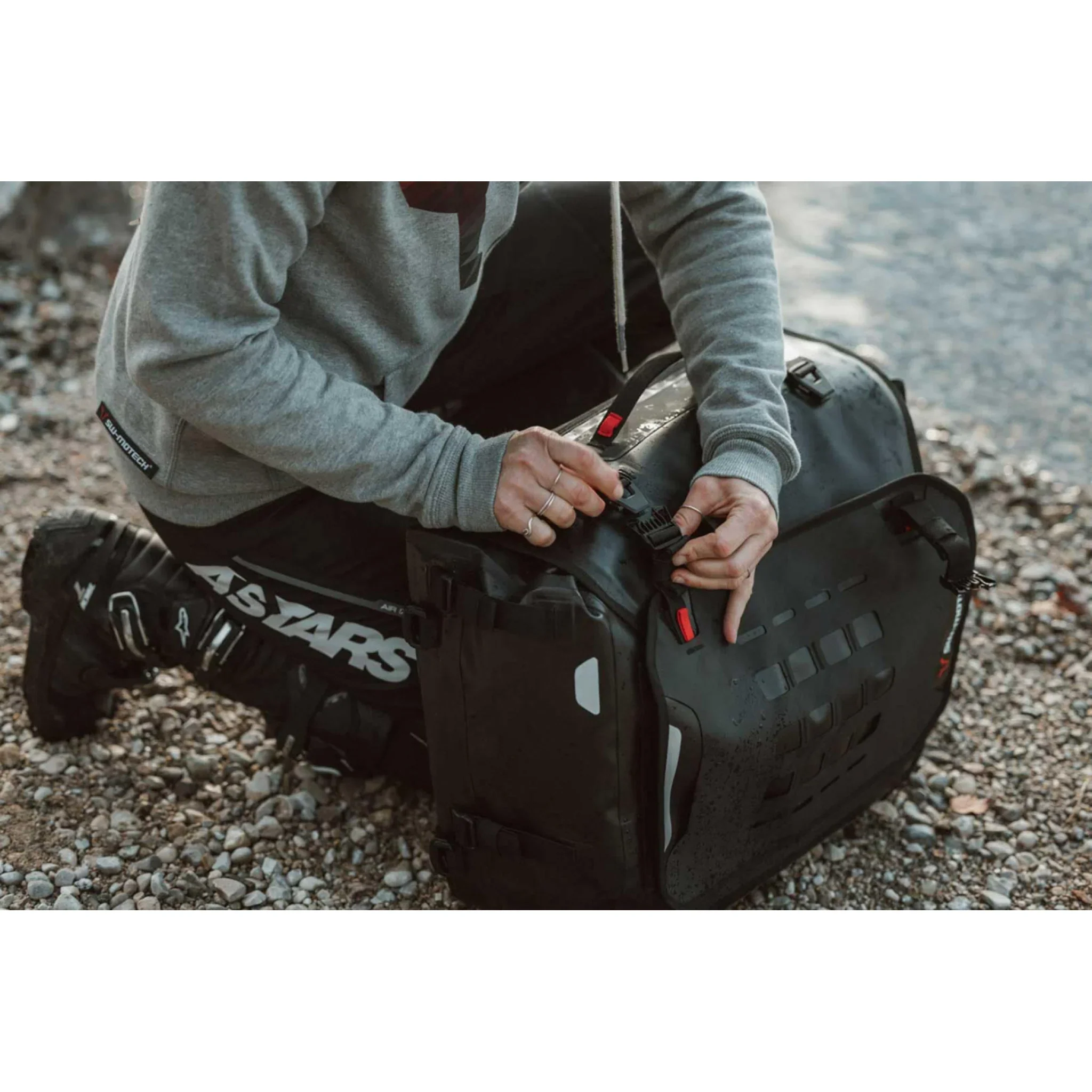 SW-Motech SysBag Side Bag System - Suzuki V-Strom 1050 '20-'24 - Image 3